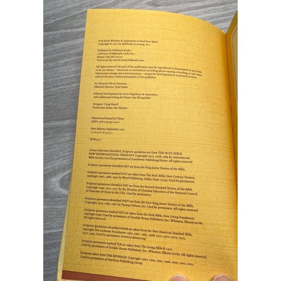 Soul Food Wisdom and Inspiration To Feed Your Spirit Hallmark Gift Book 2007 - Picture 5 of 7